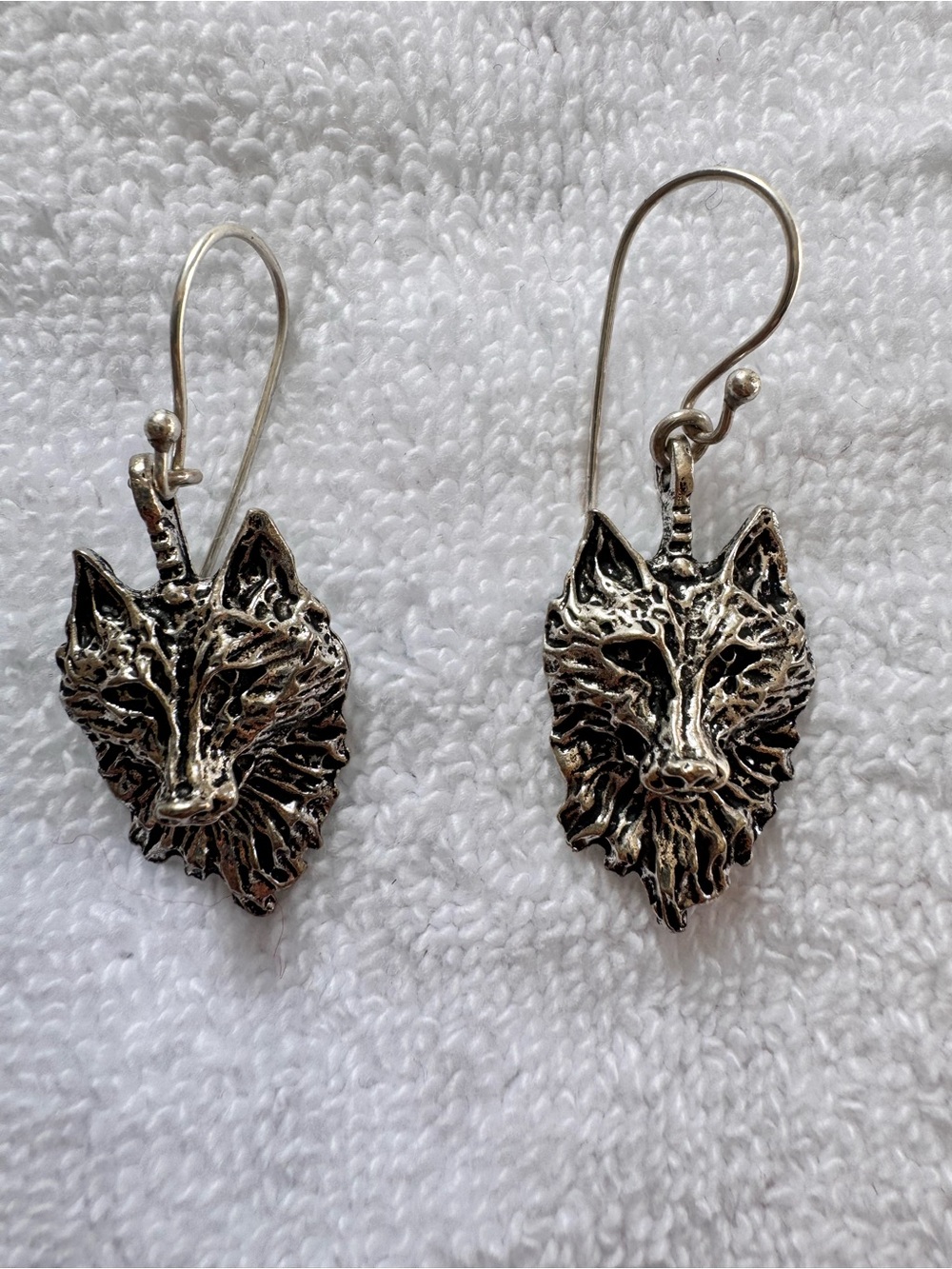 Wolf Head Drop Earrings in Silver Tone - Sculpted Animal Motif